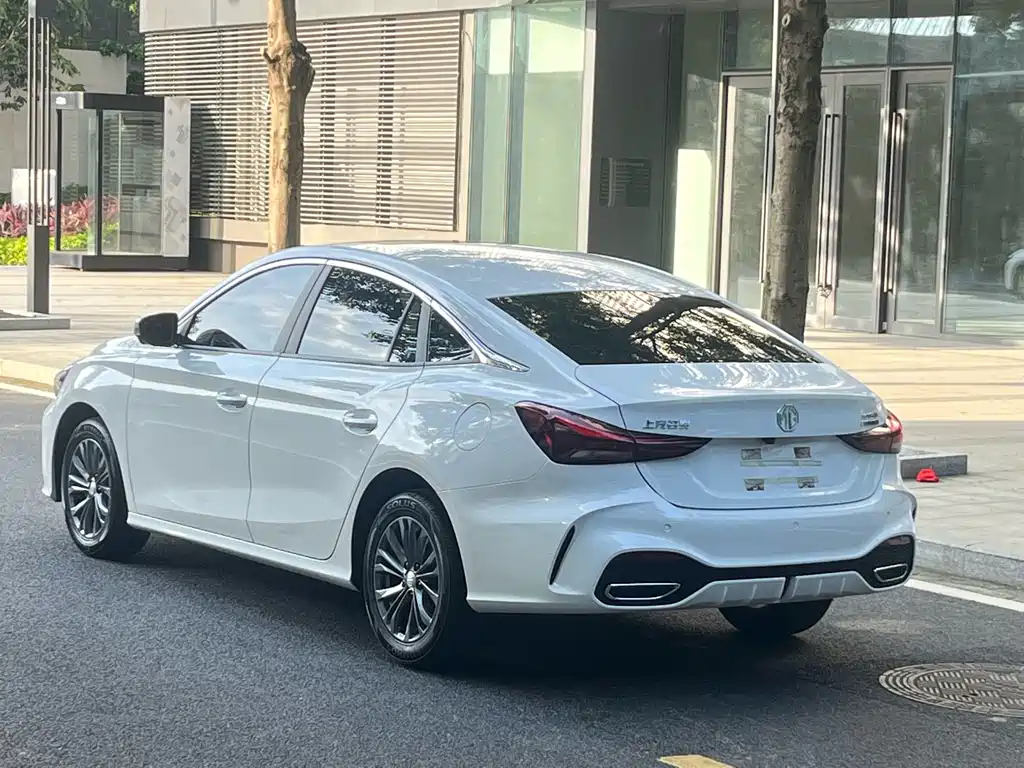 MG5 MG5 2025款 180 DVVT 全球豪华版