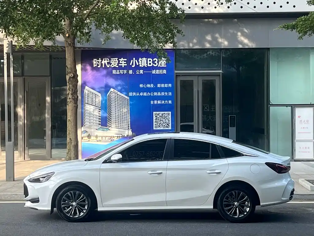 MG5 MG5 2025款 180 DVVT 全球豪华版