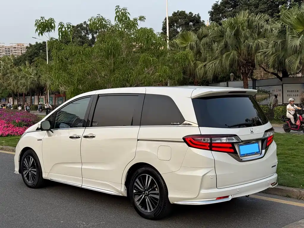 Odyssey 2.0 L Sharp· Premium
