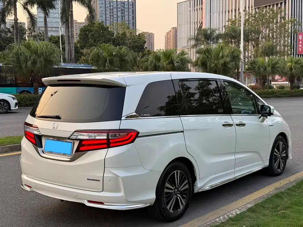 Odyssey 2.0 L Sharp· Premium