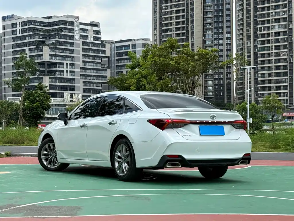 Avalon 2.5 L Luxury