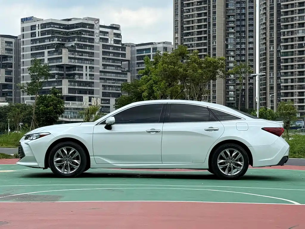 Avalon 2.5 L Luxury
