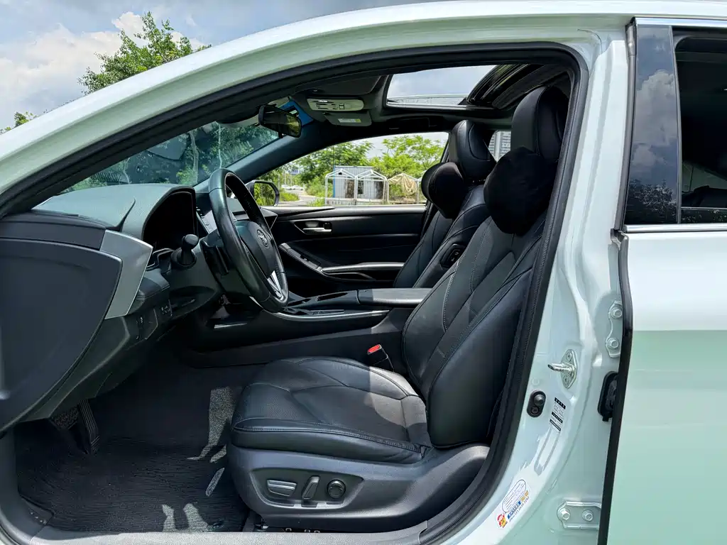 Avalon 2.5 L Luxury