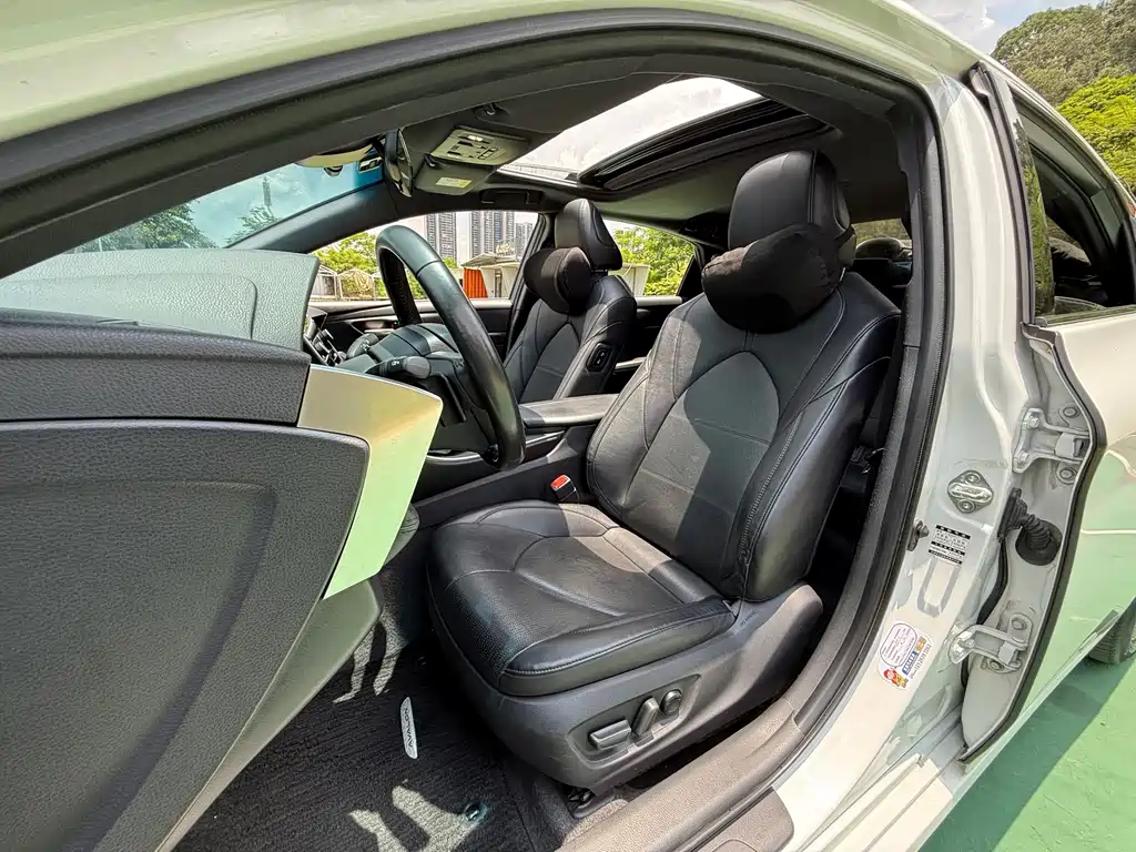 Avalon 2.5 L Luxury