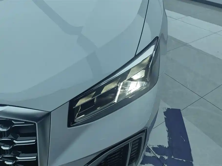 Audi Q2 L 35 TFSI Progressive Dynamic