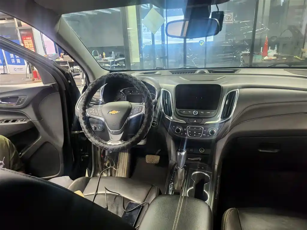 Equinox 探界者 2018款 550 T 自动四驱捍界版