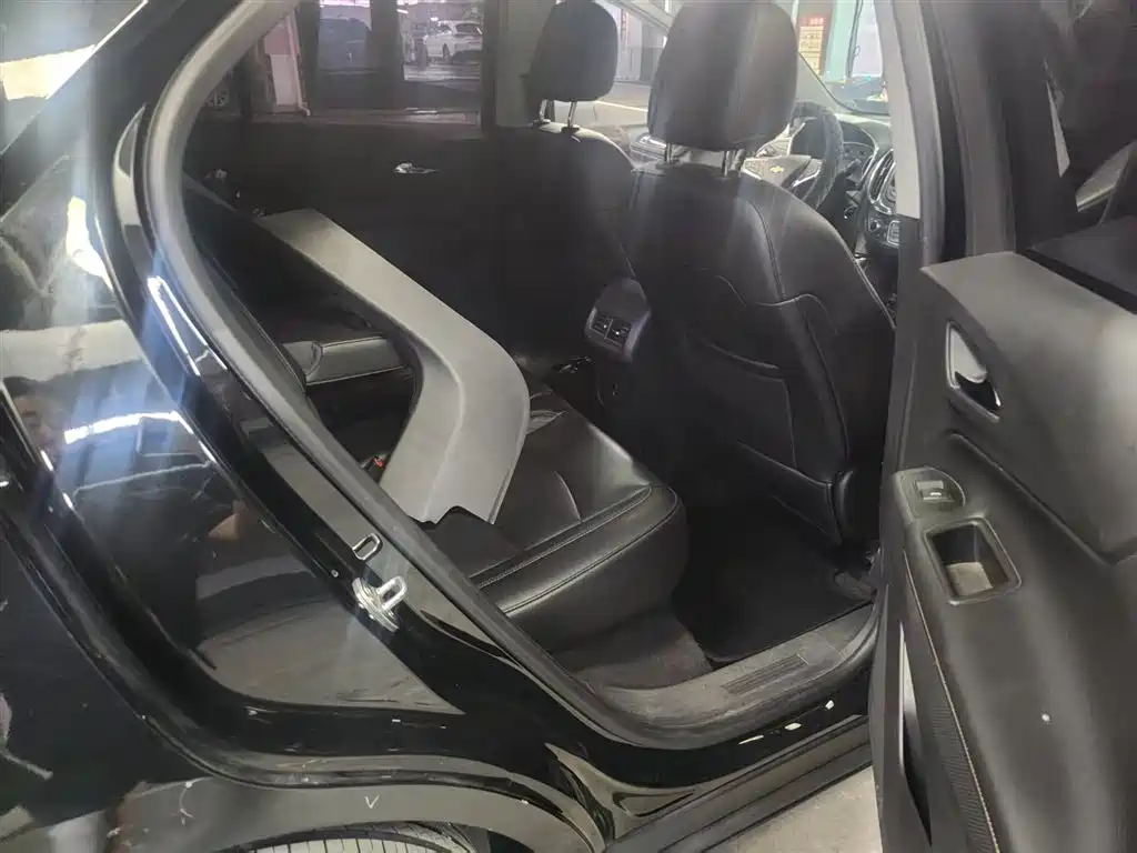 Equinox 探界者 2018款 550 T 自动四驱捍界版