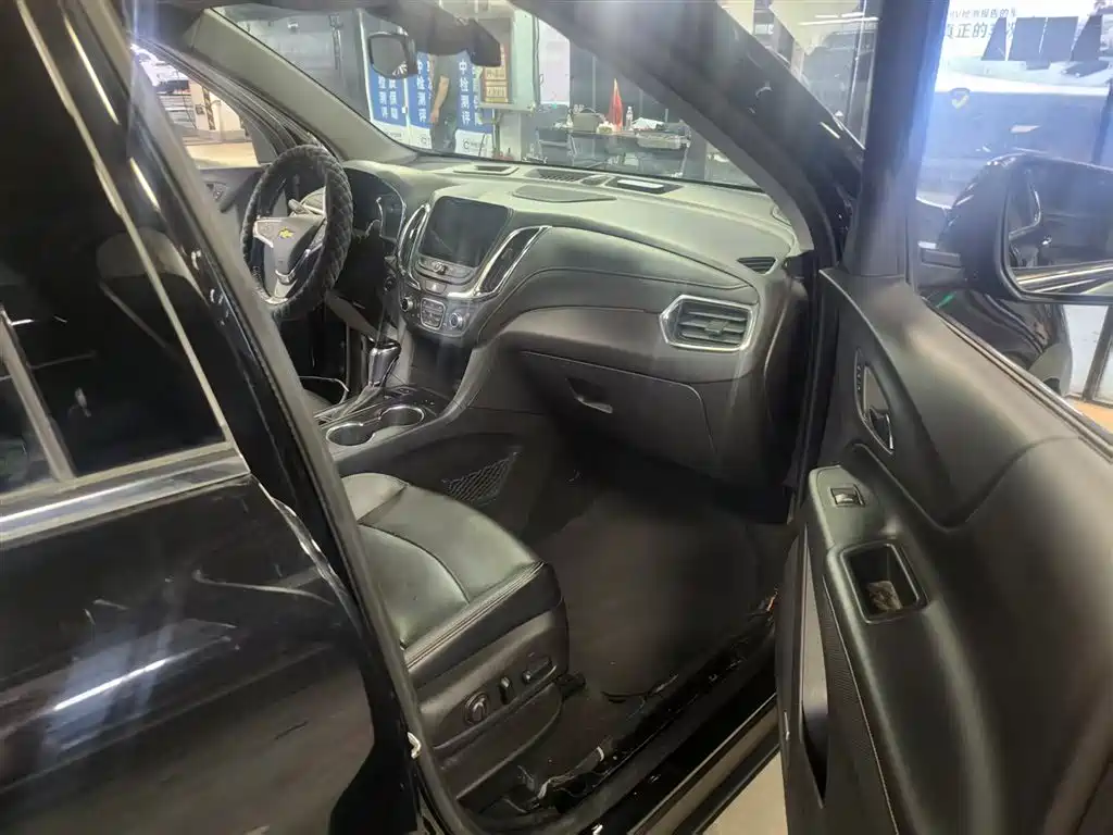 Equinox 探界者 2018款 550 T 自动四驱捍界版