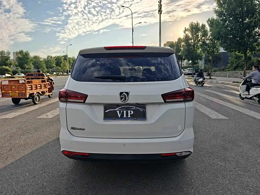 Baojun 360 1.5 L Auto Elite CN-VI
