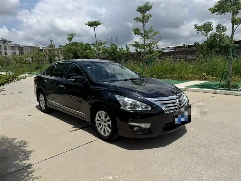 Teana 2.5 L XL-NAVI Tech Smart Enjoyment