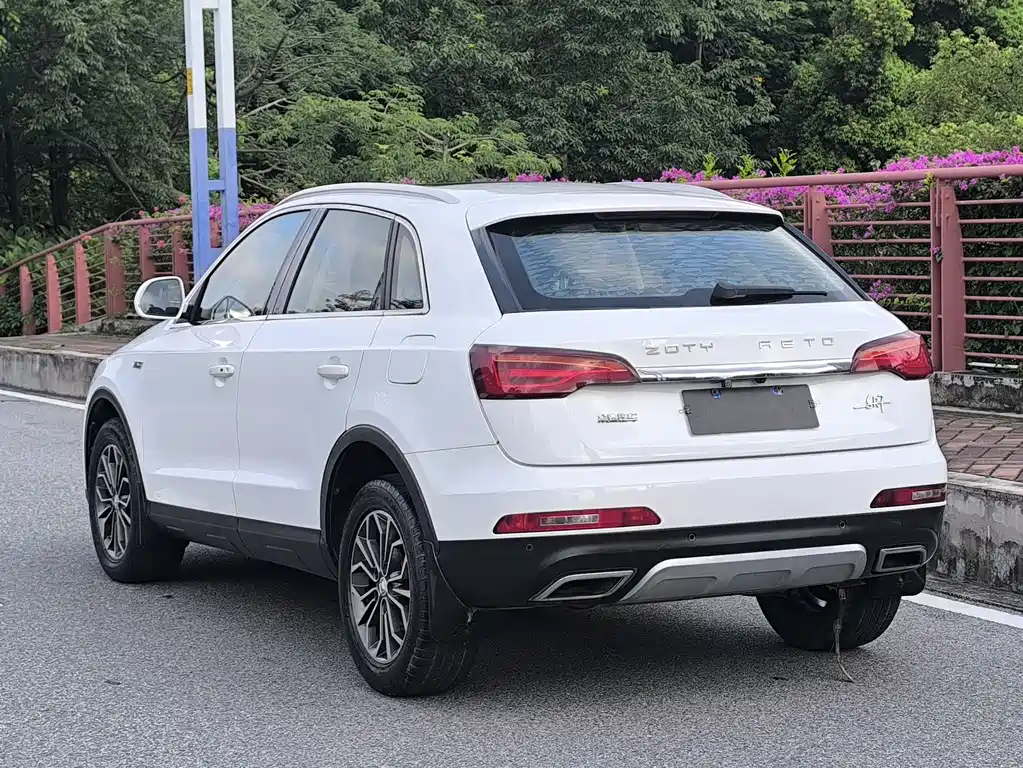 Zotye SR7 众泰SR7 2017款 1.5 T CVT魔方之梦版