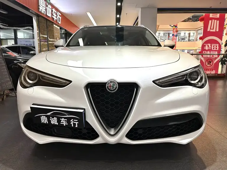 Alfa Romeo Stelvio 2.0 T 200 HP Luxury