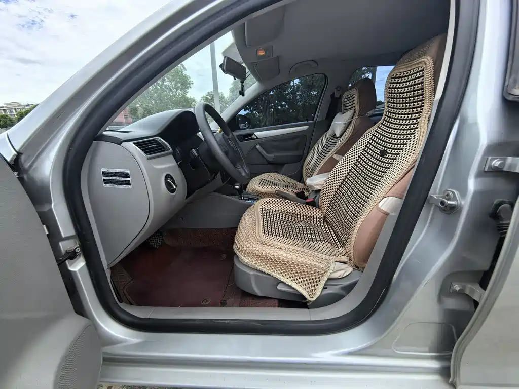 Bora 1.6 L Auto Fashion