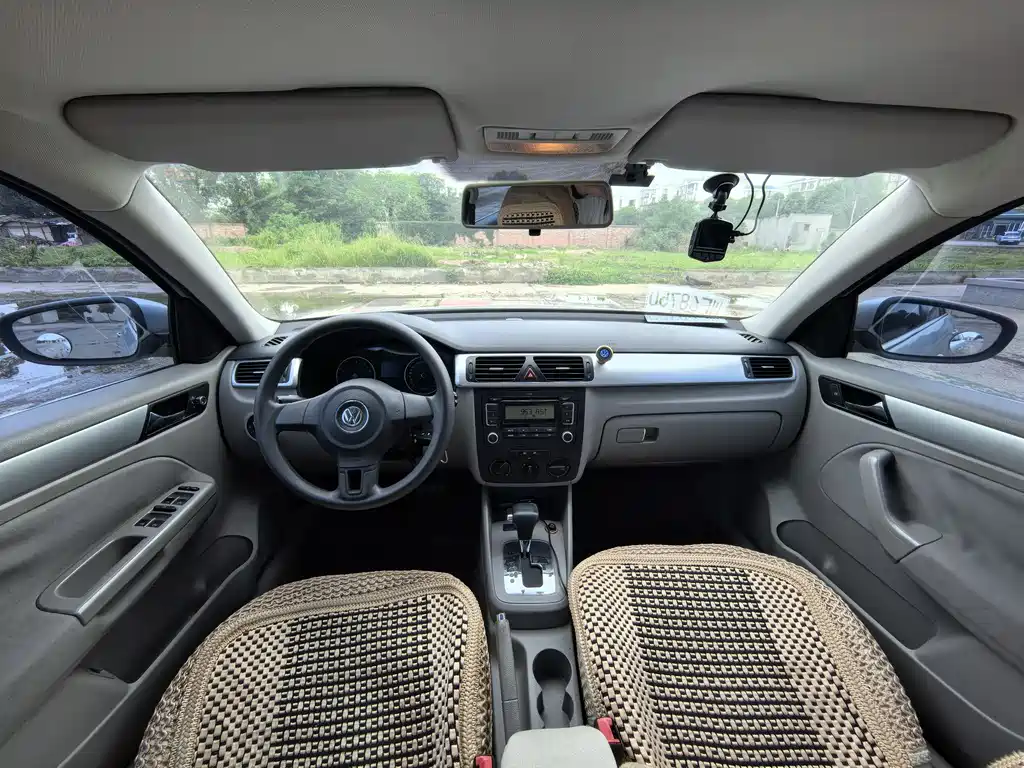 Bora 1.6 L Auto Fashion