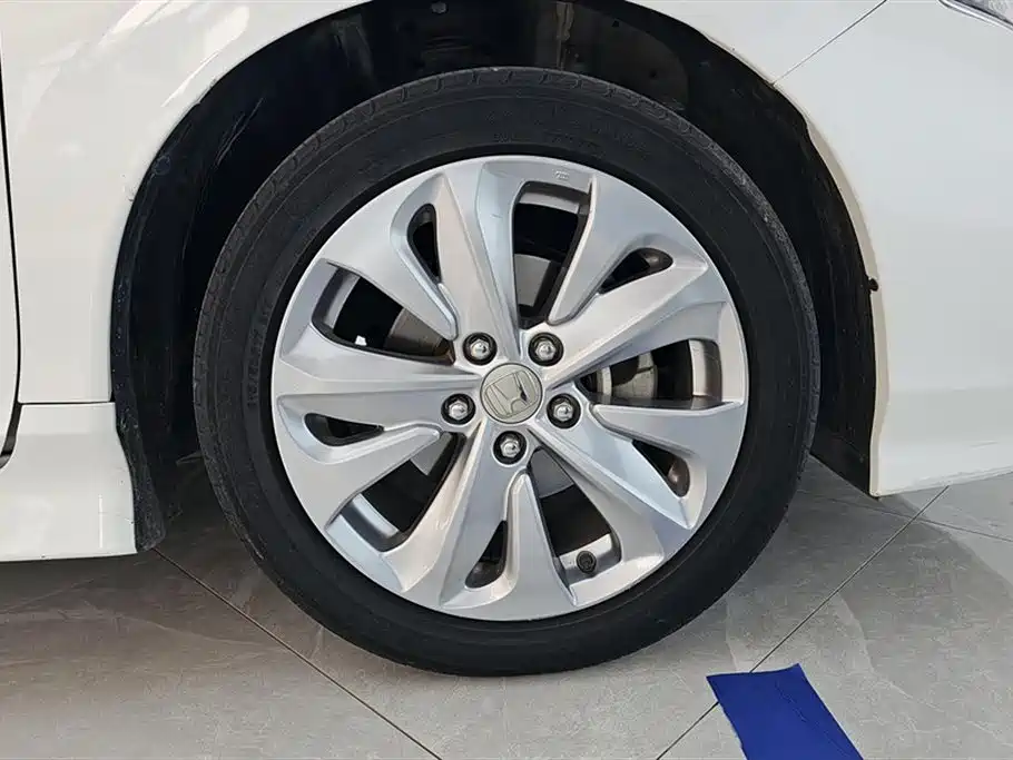 Jade 1.8 L Auto Comfort 5-seat