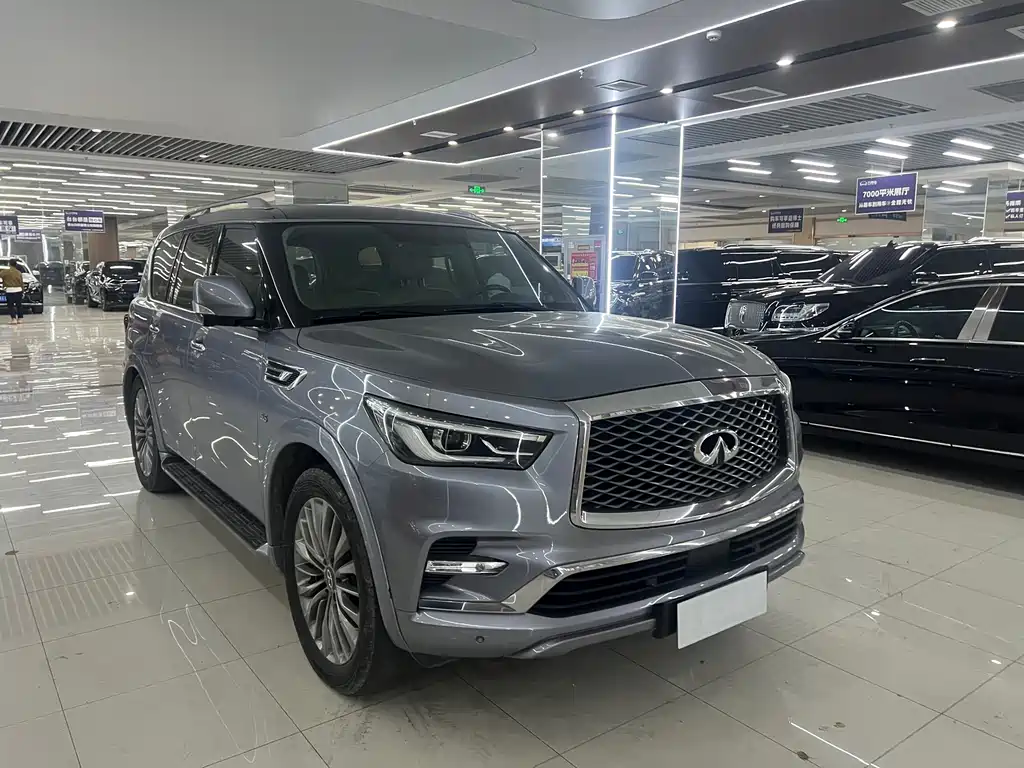Infiniti QX80 英菲尼迪QX80 2018款 5.6 L 中东版