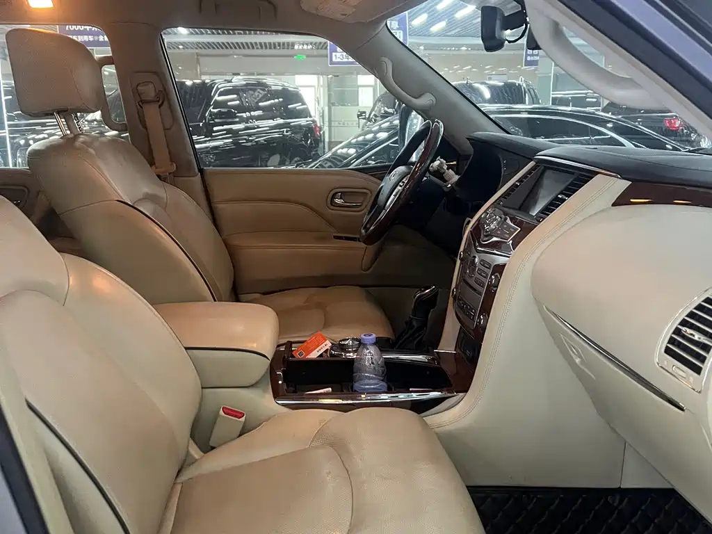 Infiniti QX80 英菲尼迪QX80 2018款 5.6 L 中东版