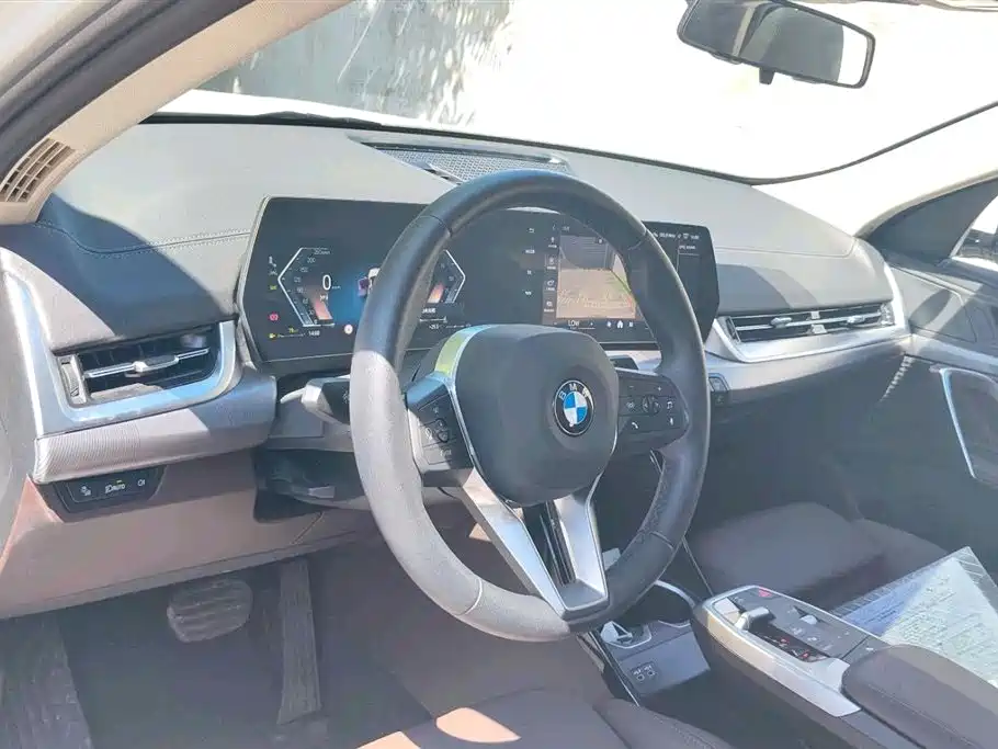 BMW X2 sDrive25 i M Offroad Package