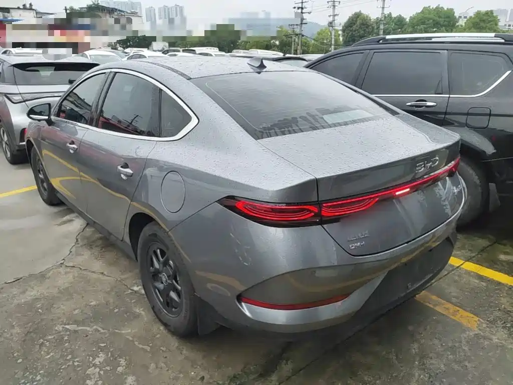Qin PLUS DM-i Smart Drive 55 KM Leading