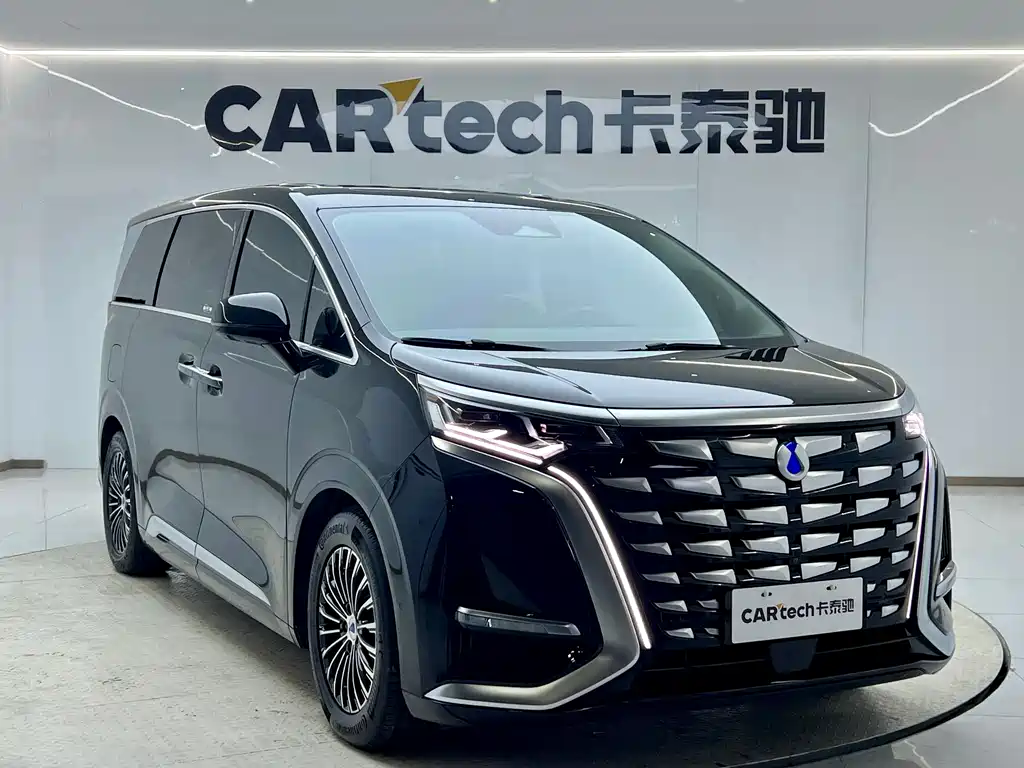 Denza D9 DM-i 970 4 WD Flagship