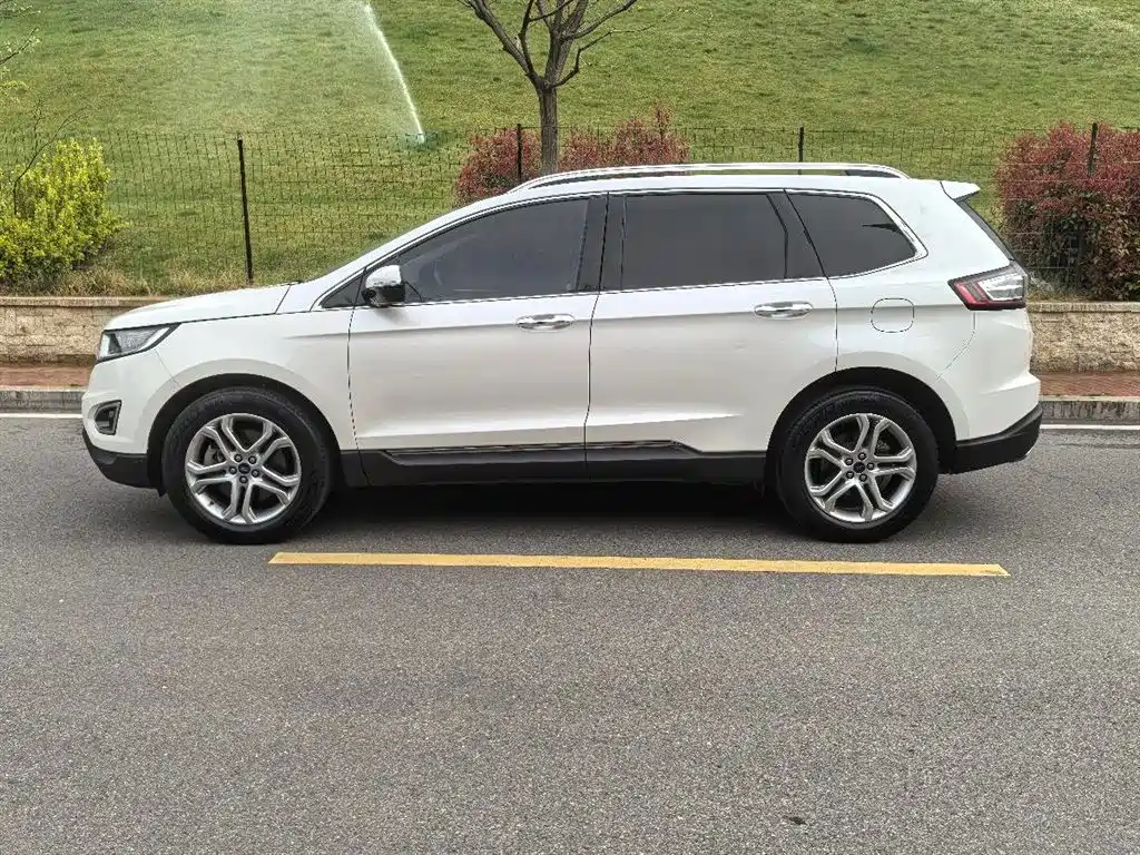 Edge EcoBoost 245 2 WD Grand Sharp 7-seat CN-V