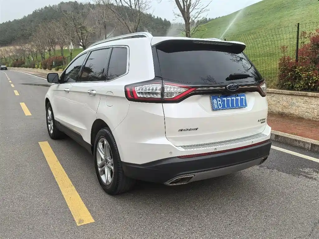 Edge EcoBoost 245 2 WD Grand Sharp 7-seat CN-V