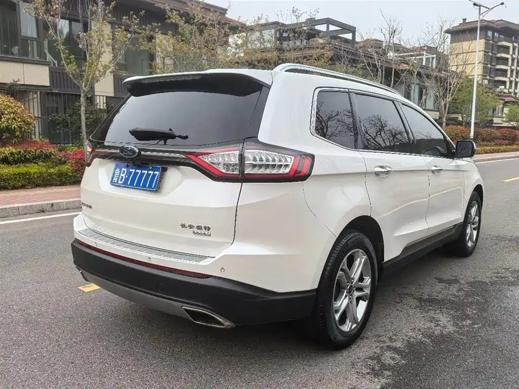 Edge EcoBoost 245 2 WD Grand Sharp 7-seat CN-V