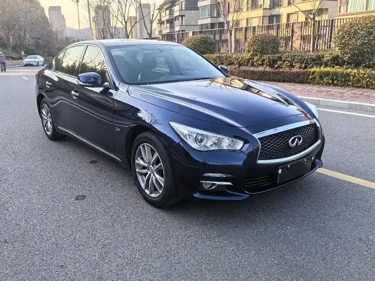 Infiniti Q50 L 2.0 T Comfort