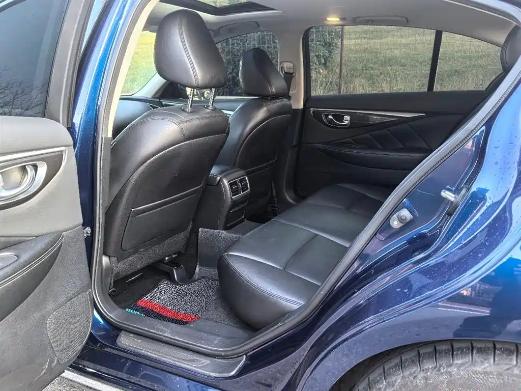 Infiniti Q50 L 2.0 T Comfort