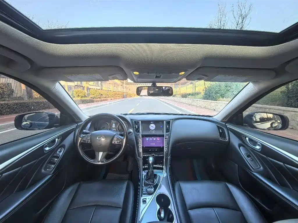 Infiniti Q50 L 2.0 T Comfort