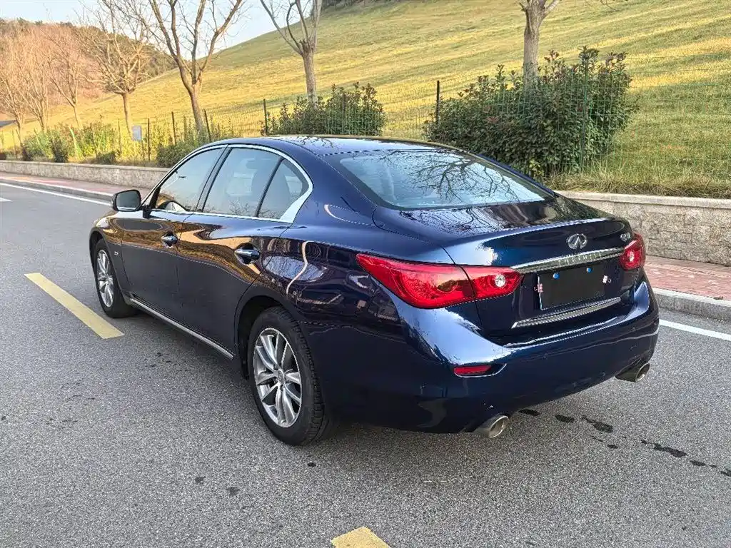 Infiniti Q50 L 2.0 T Comfort