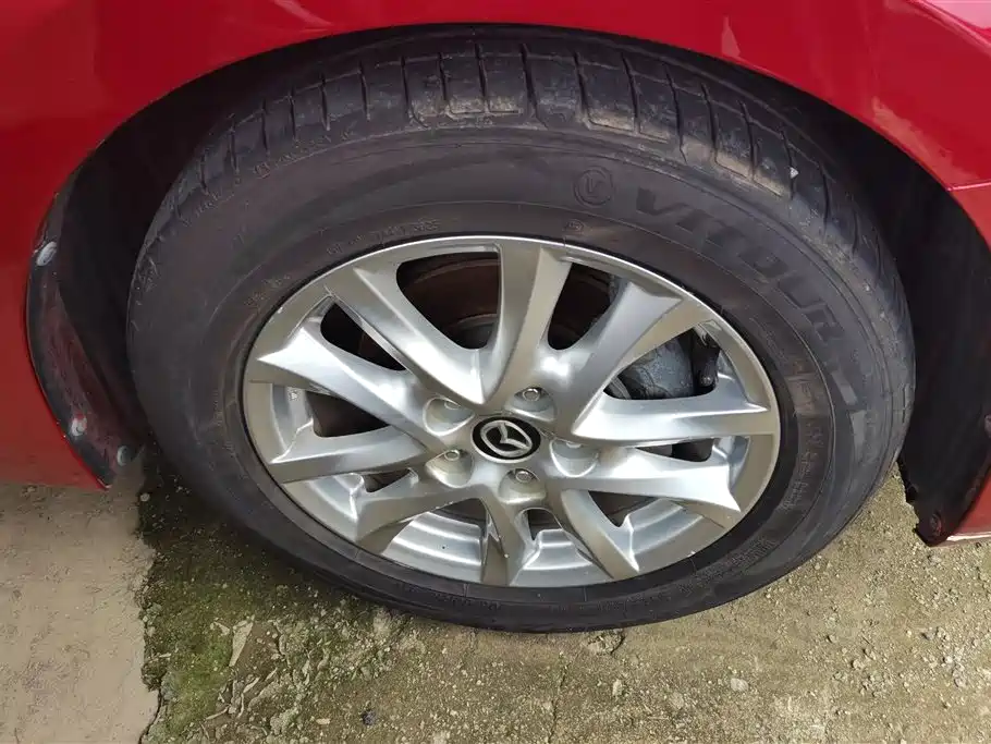 Mazda 3 Axela Sedan 1.5 L Auto Luxury CN-V