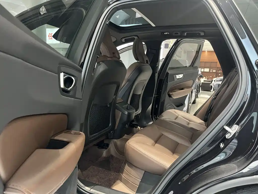 Volvo XC60 B5 4 WD Smart Ease Luxury