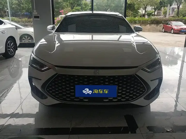 BYD Han DM-i 121 KM Honored