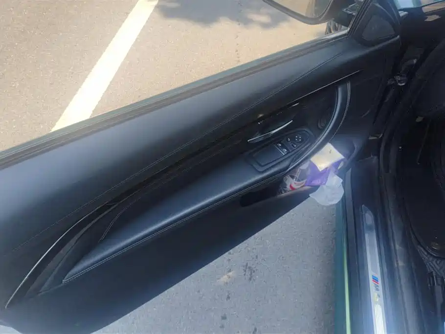 BMW M4 M4 2-door Coupe Shadow Hunter