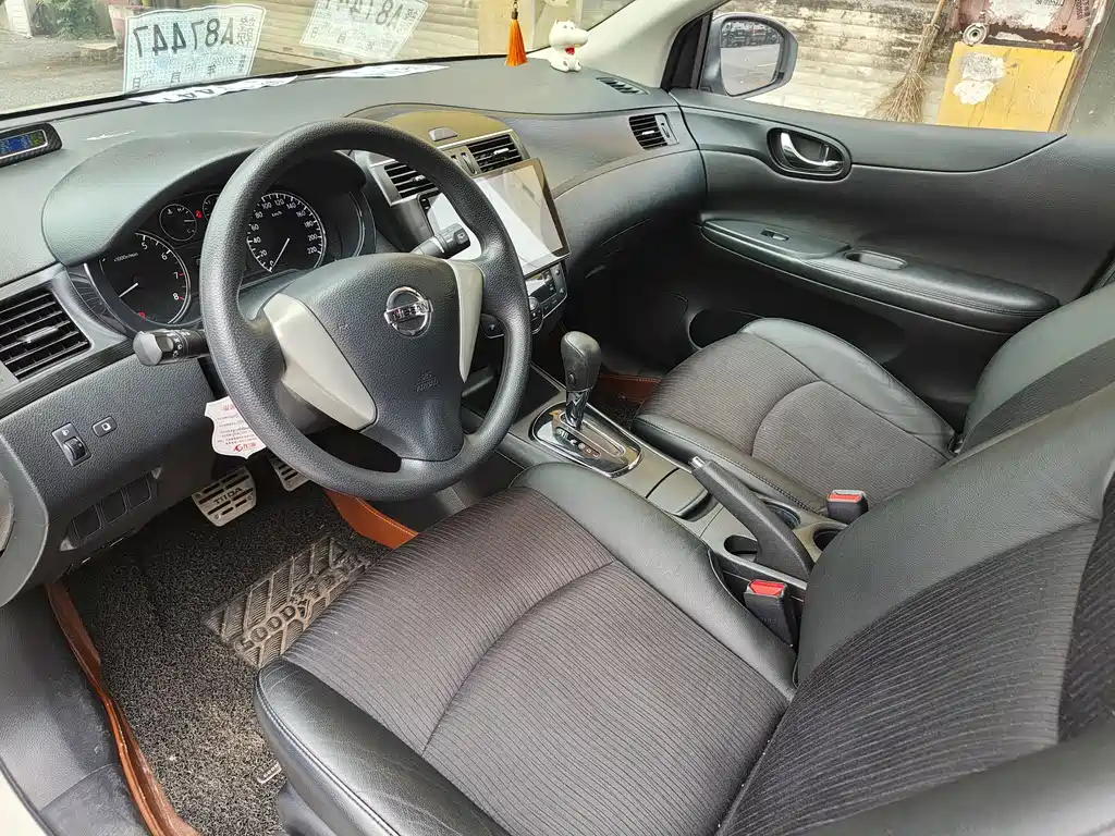 Tiida 1.6 L CVT Intelligent