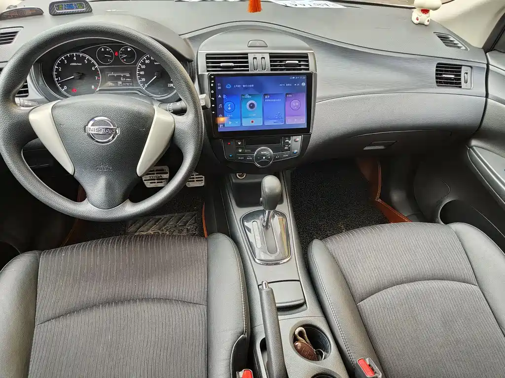 Tiida 1.6 L CVT Intelligent