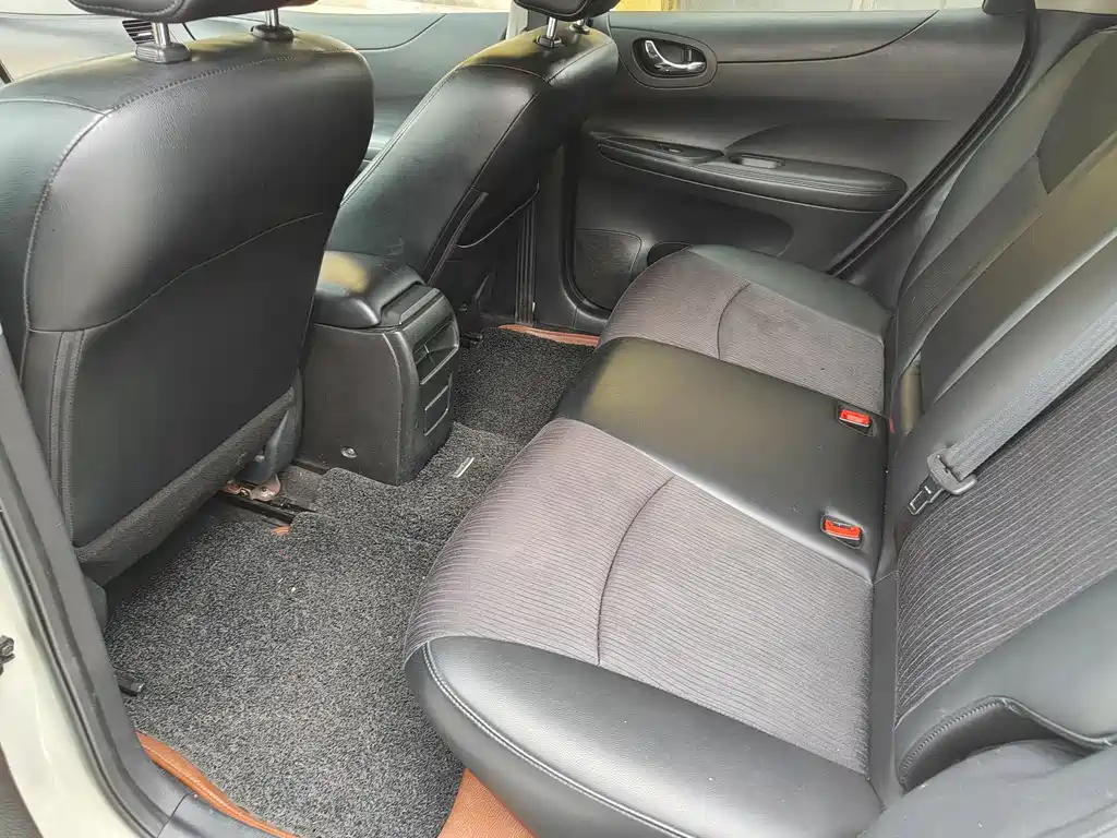 Tiida 1.6 L CVT Intelligent