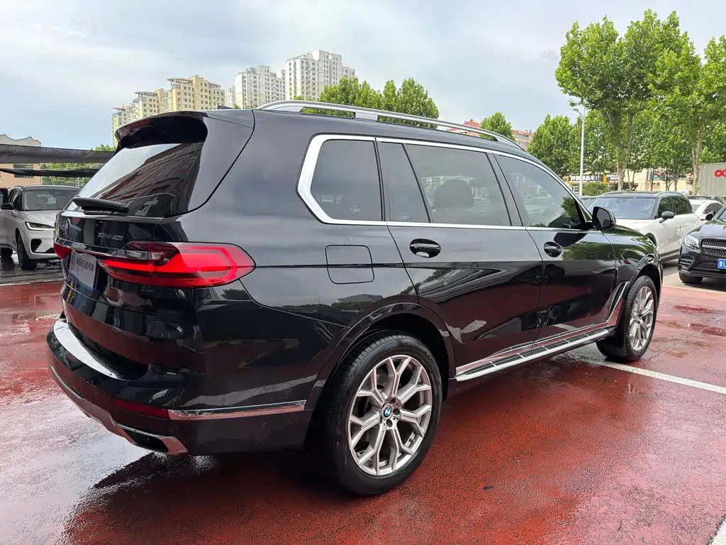 BMW X7 xDrive40 i Leading Luxury Package