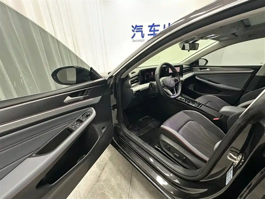 Lamando Lamando L 280 TSI DSG Spicy Cool
