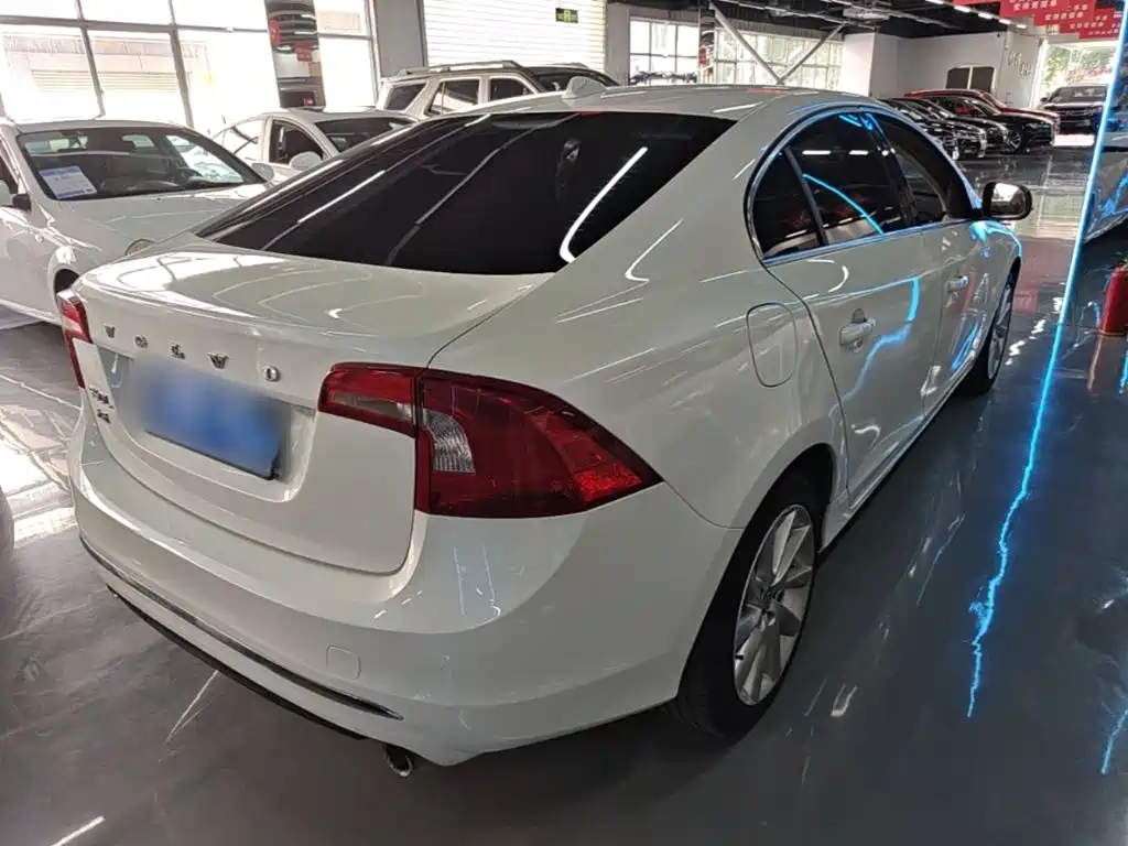 Volvo S60 S60 L 2.0 T Smart Vision