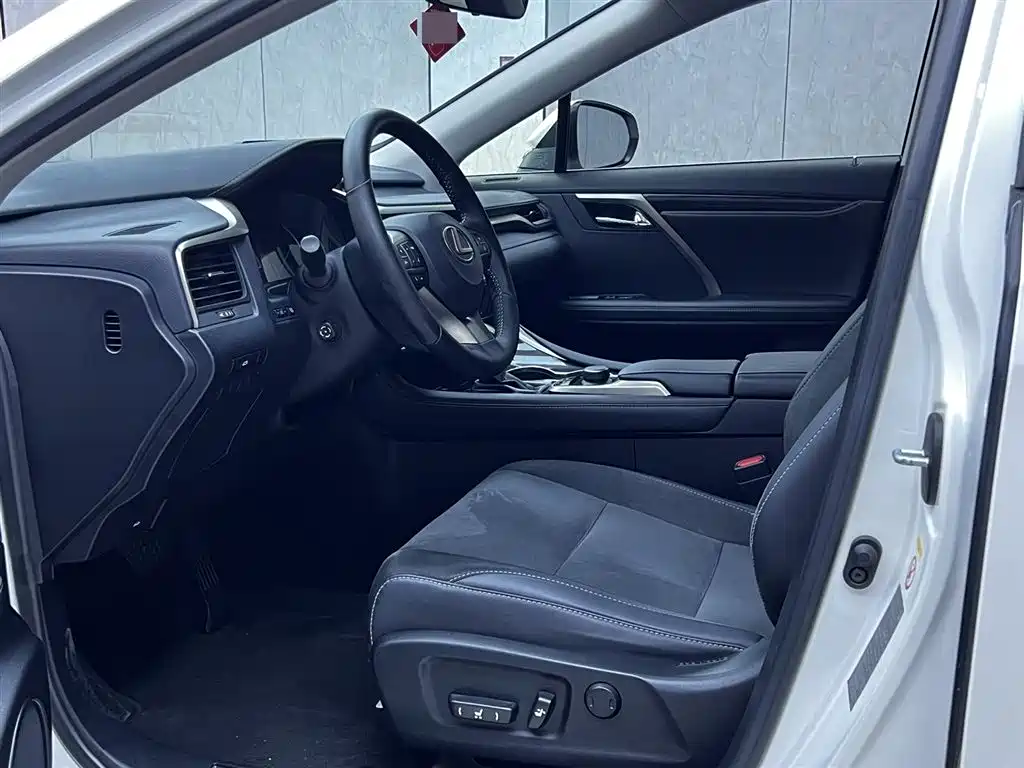 Lexus RX 300 2 WD Elite CN-V