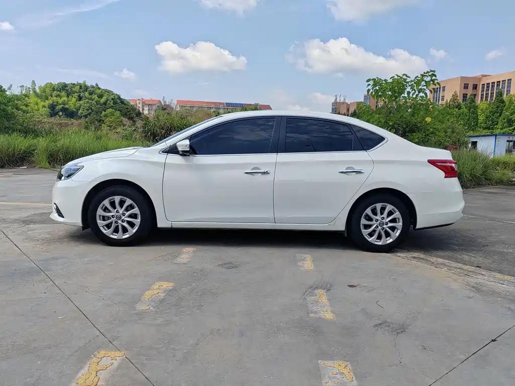 Sylphy 1.6 XV CVT Connected Premium CN-VI