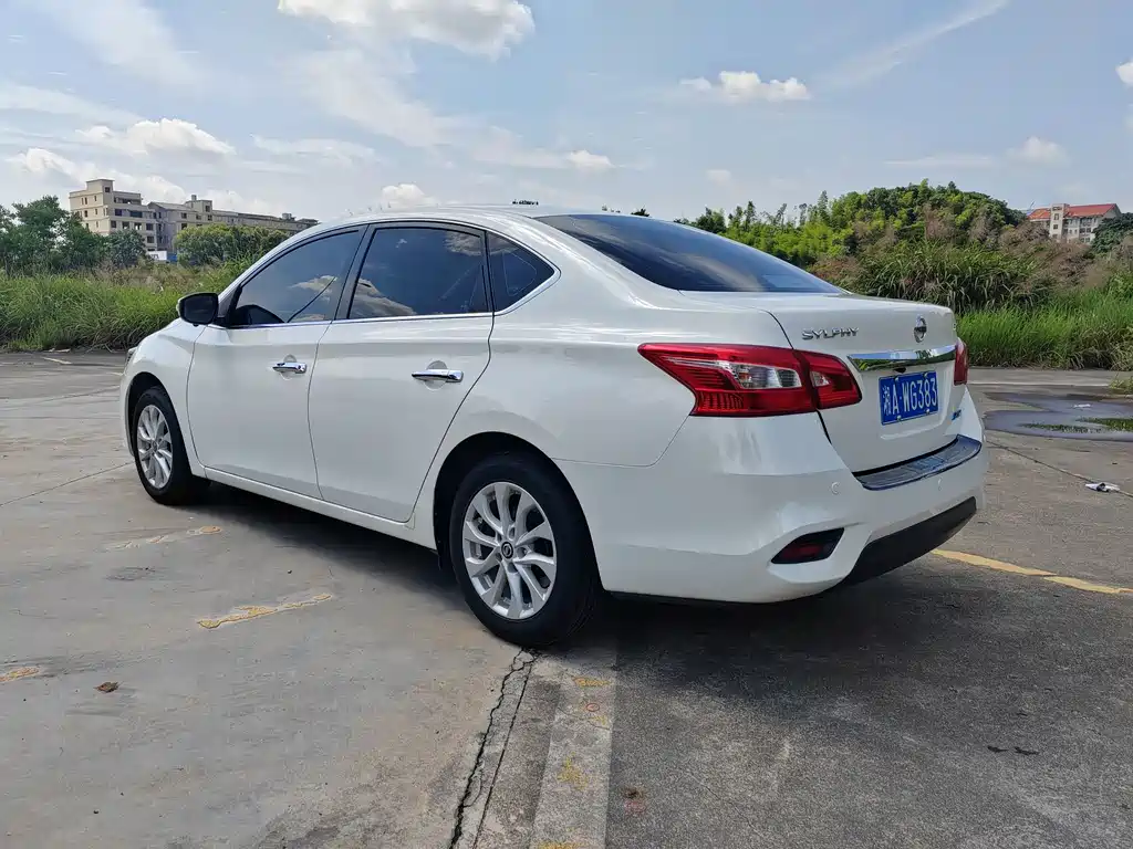 Sylphy 1.6 XV CVT Connected Premium CN-VI