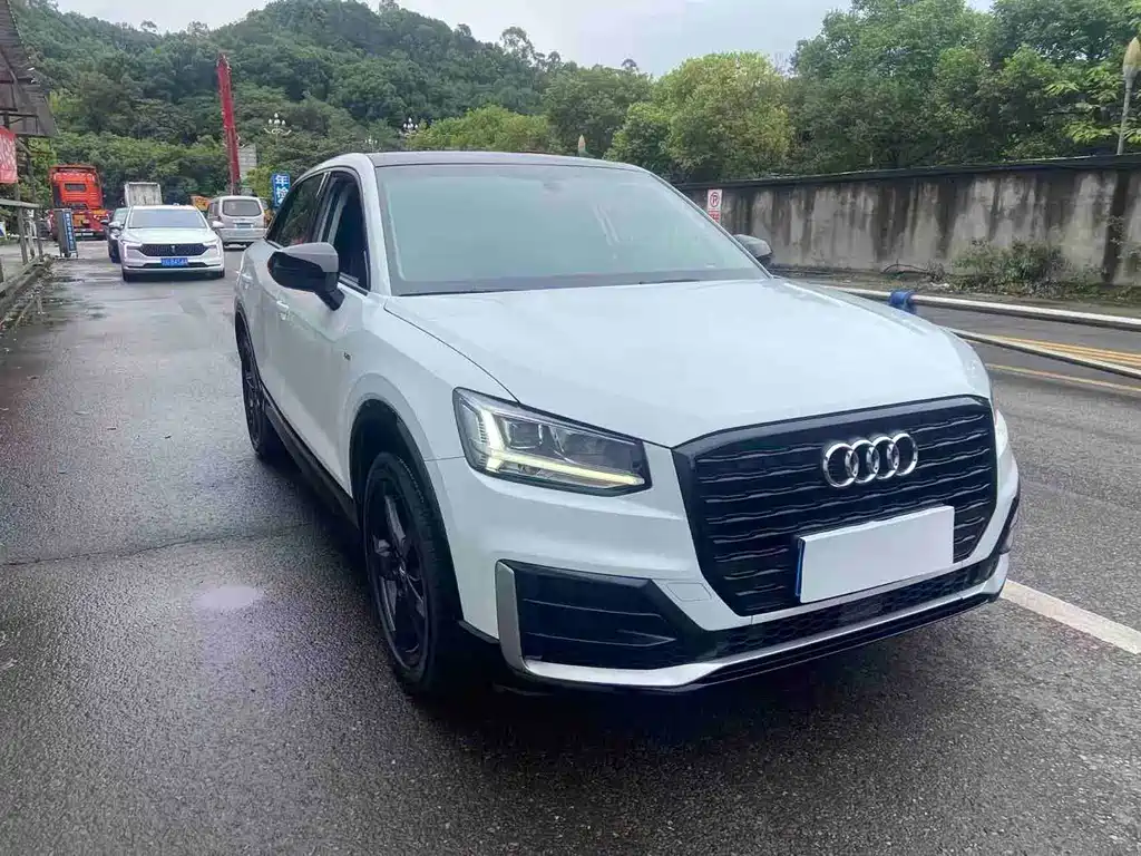 Audi Q2 L 35 TFSI Progressive Dynamic