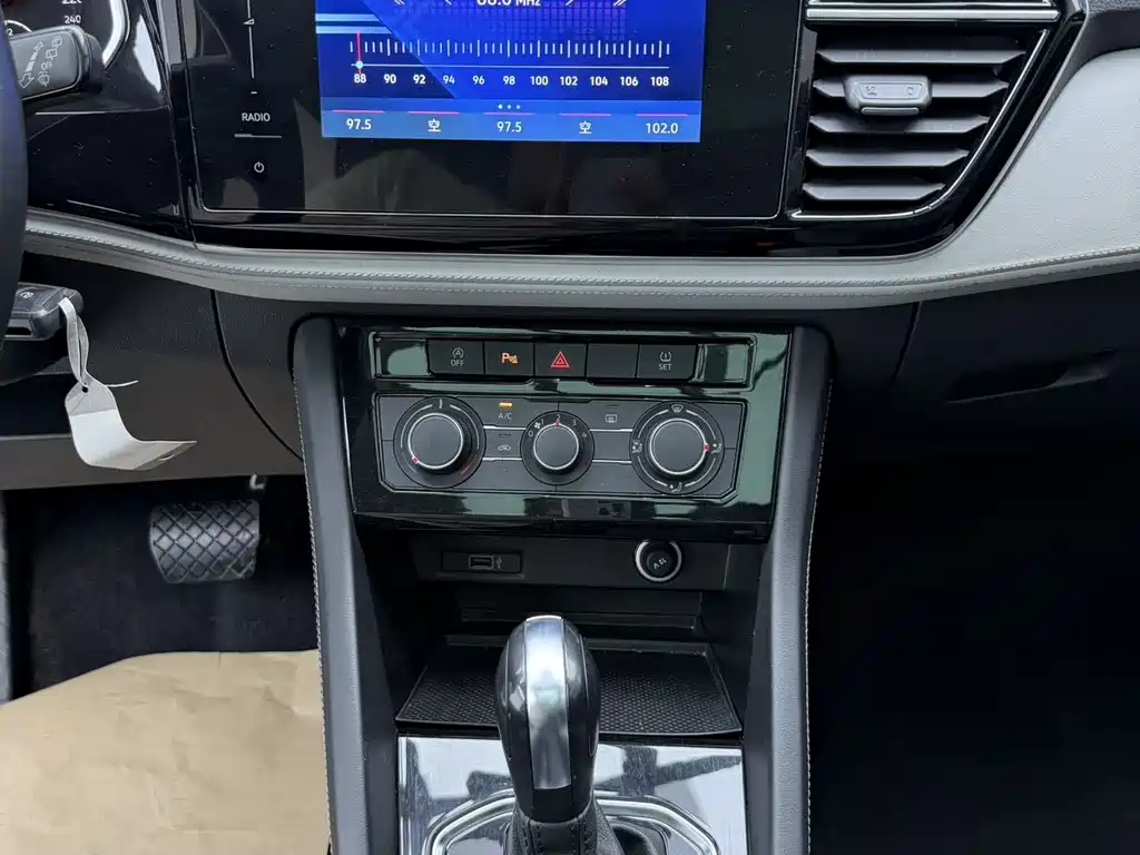 Jetta VS7 280 TSI Auto Progressive