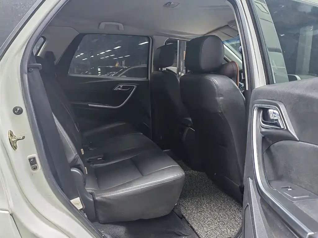 Yusheng S350 2.4 T Auto 2 WD Diesel Super Luxury 5-seat
