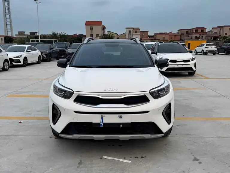 Kia Stonic 1.4 L CVT Sunroof