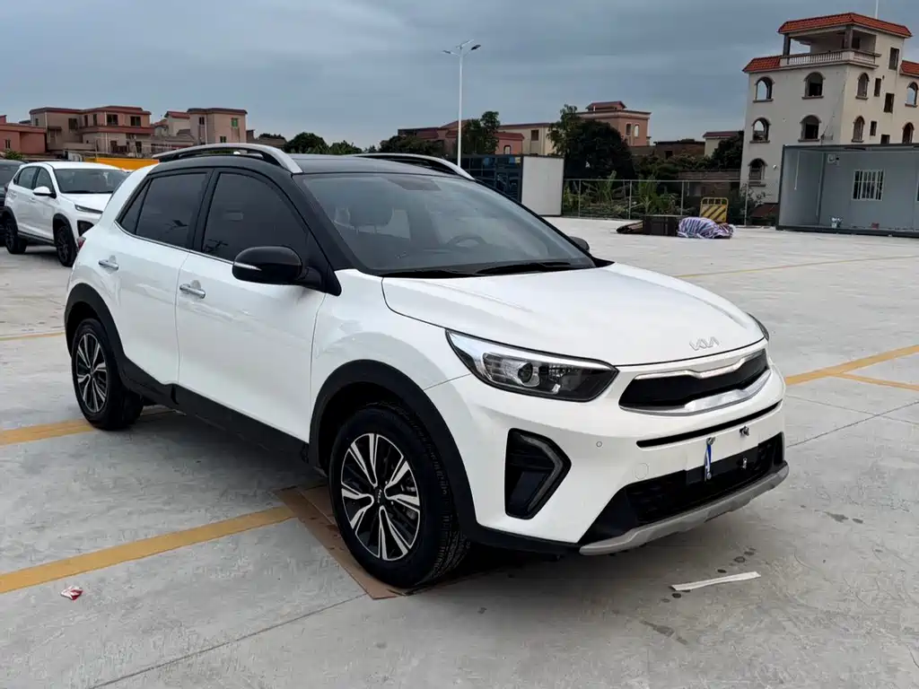 Stonic 1.4 L CVT Sunroof