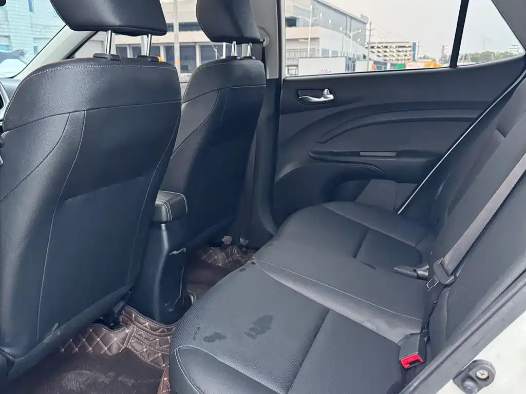 Stonic 1.4 L CVT Sunroof